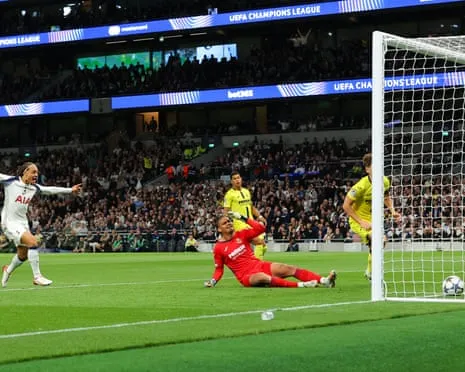Luiz Júnior's Crucial Mistake Hands Spurs Opening-Night Victory